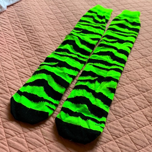 chrissy's socks / Green Zebra Print knee-highs Socks - Women's 7-11 - NEW - Picture 2 of 7